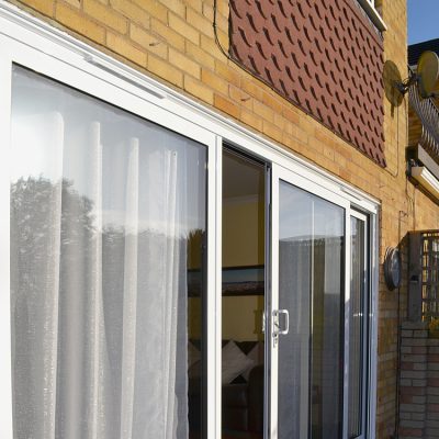 Aluminium 3 pane sliding door