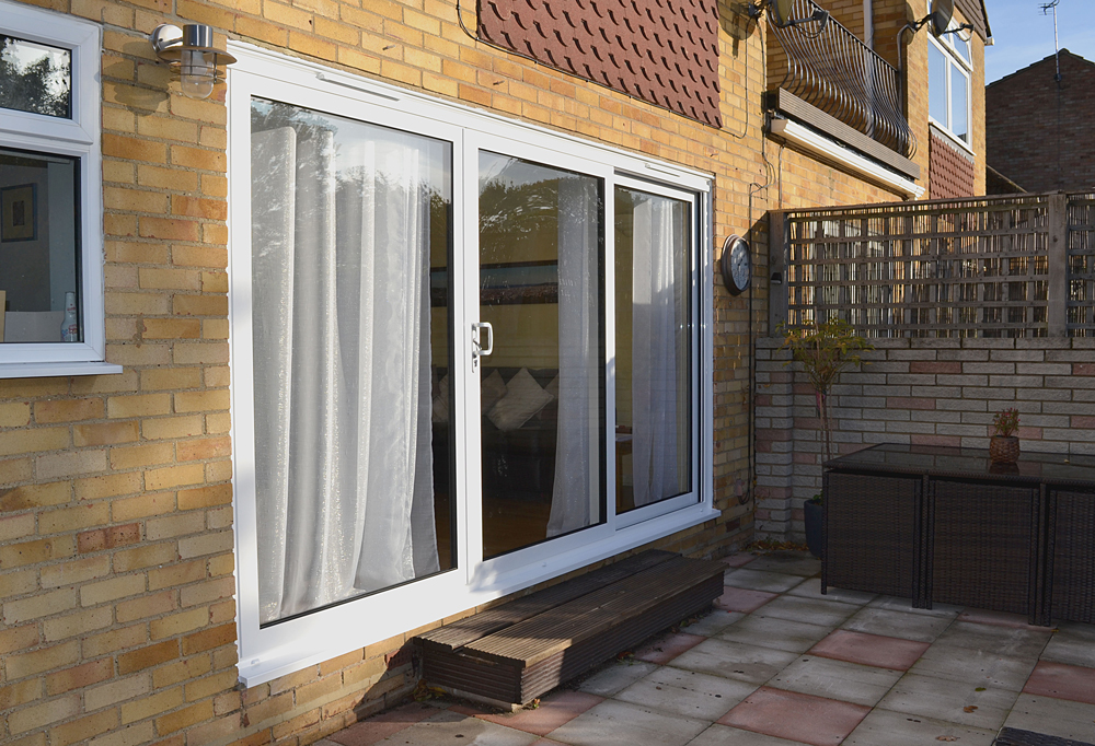 Aluminium 3 pane sliding door